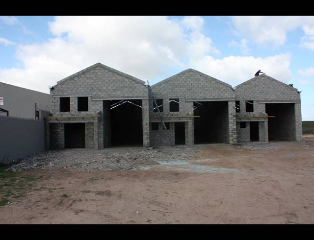 240M² BUILDING TO LET IN VREDENBURG